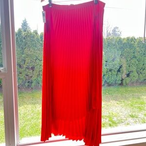 Elegant Babaton Red Pleated Skirt